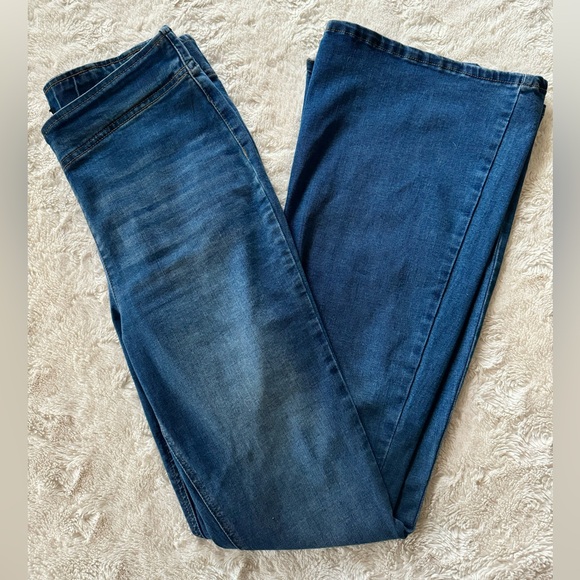 Fashion Nova Flare Jeans - Picture 3 of 5